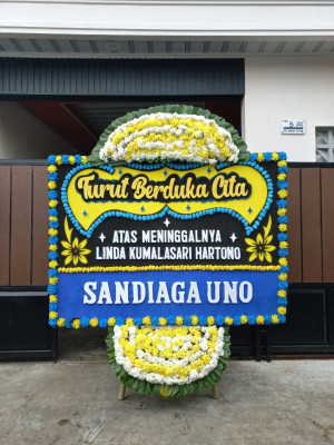 Papan Bunga Duka di Gedung Soka